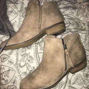 NWOT American Eagle Booties Size 7 1/2
